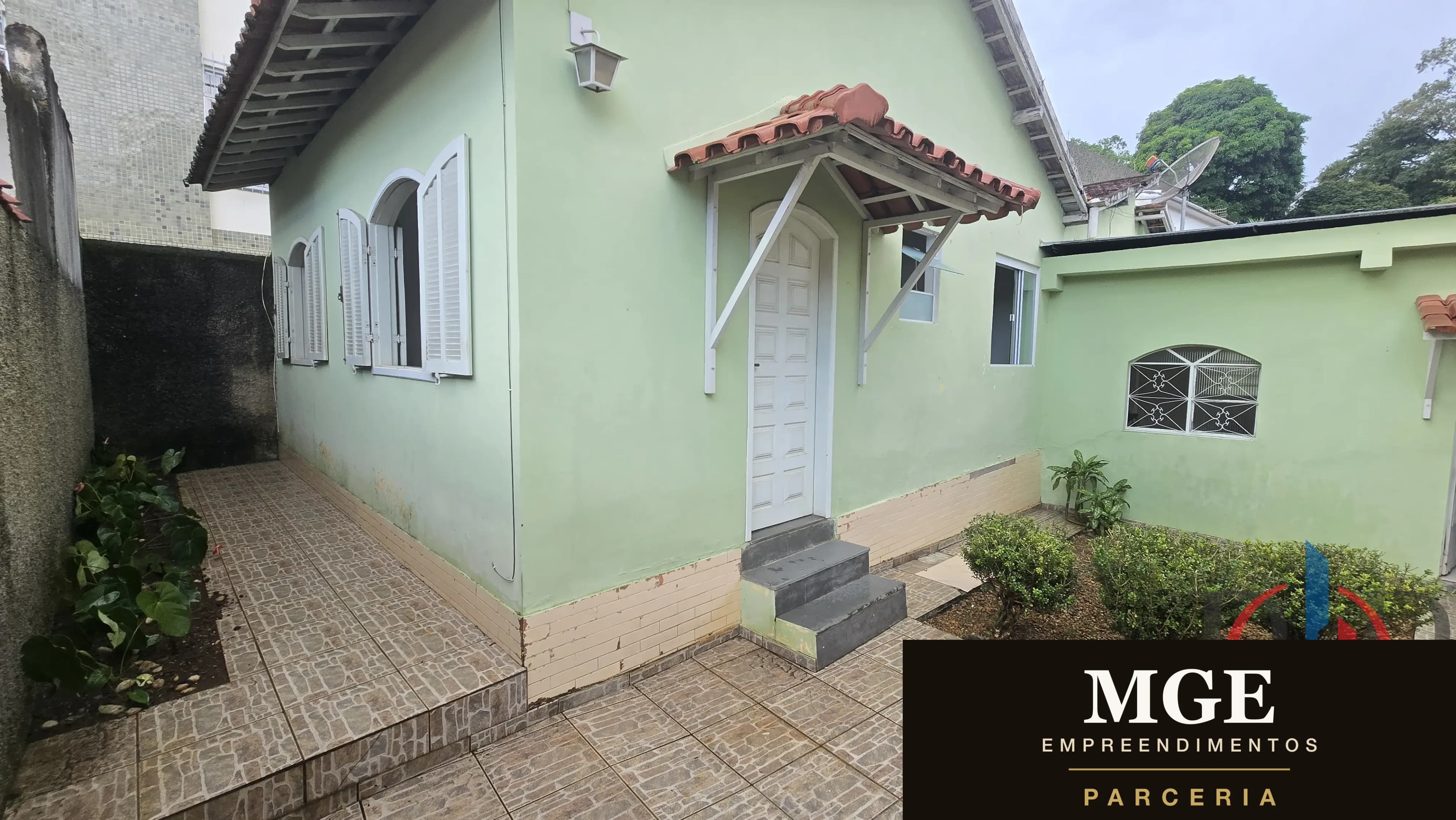 Casa à Venda No Centro De ValençA-RJ.