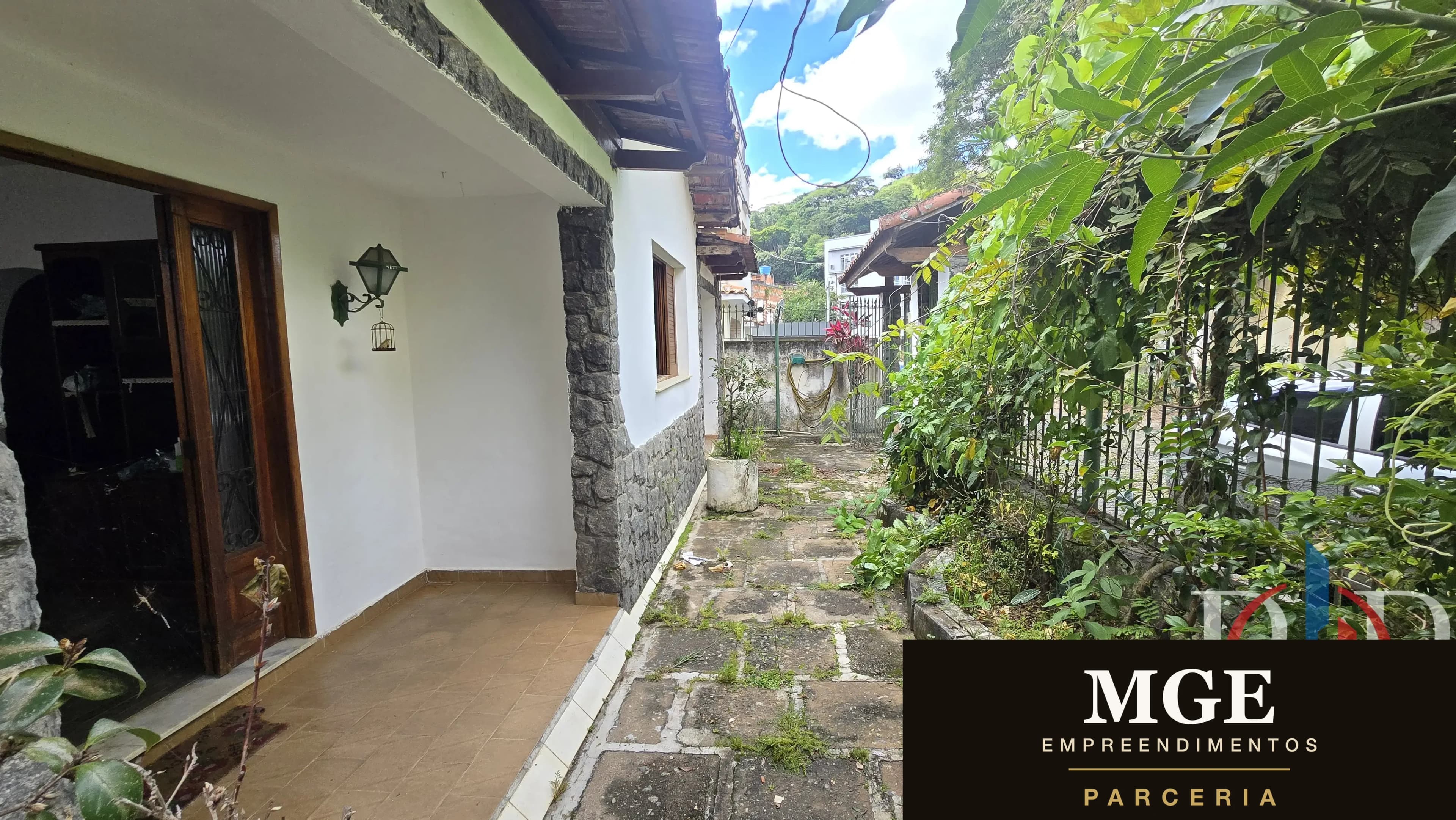 Casa à Venda No Centro-ValençA/RJ.