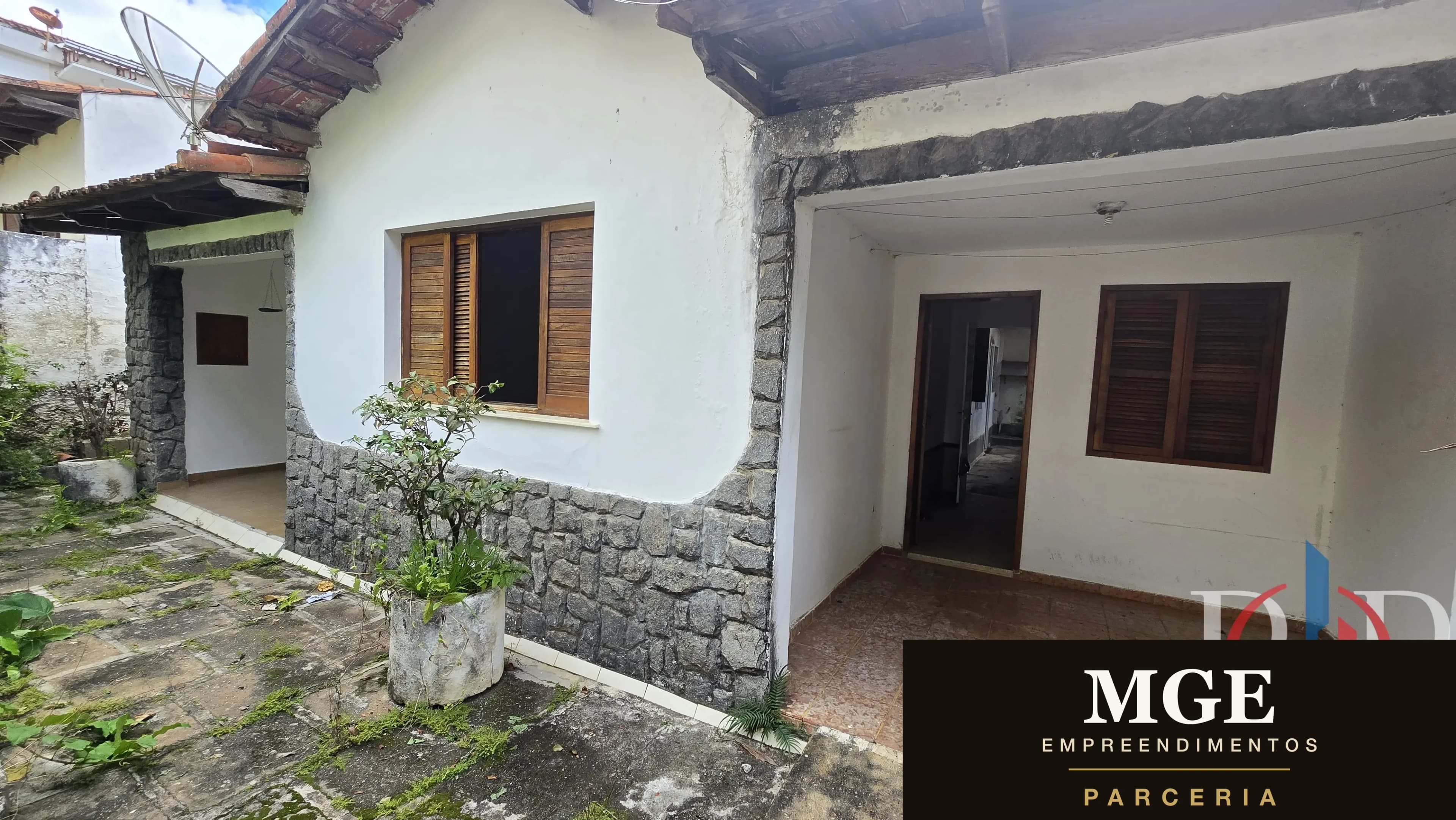 Casa à Venda No Centro-ValençA/RJ.