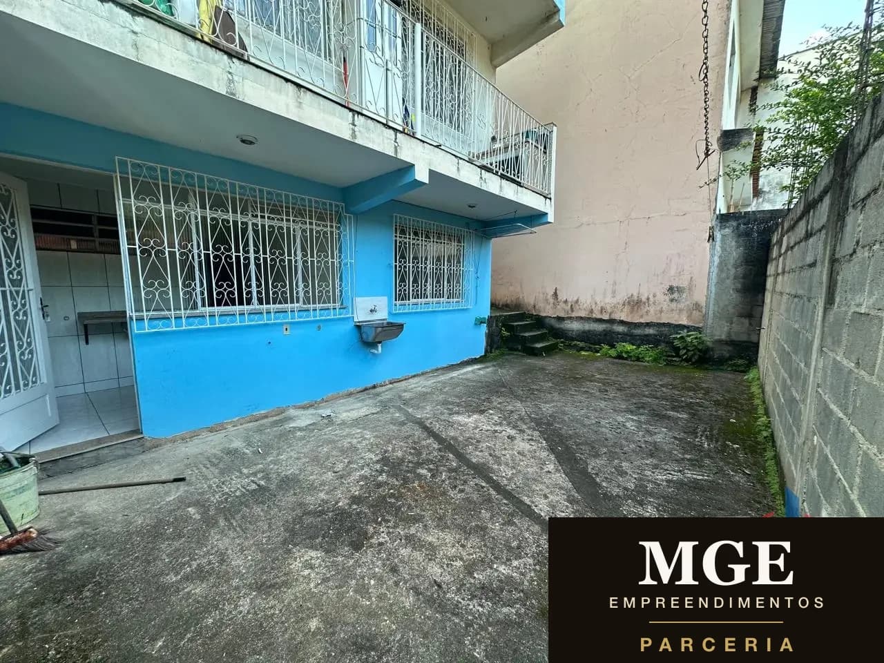 Quitinete à Venda No Bairro Laranjeiras-ValençA/RJ.