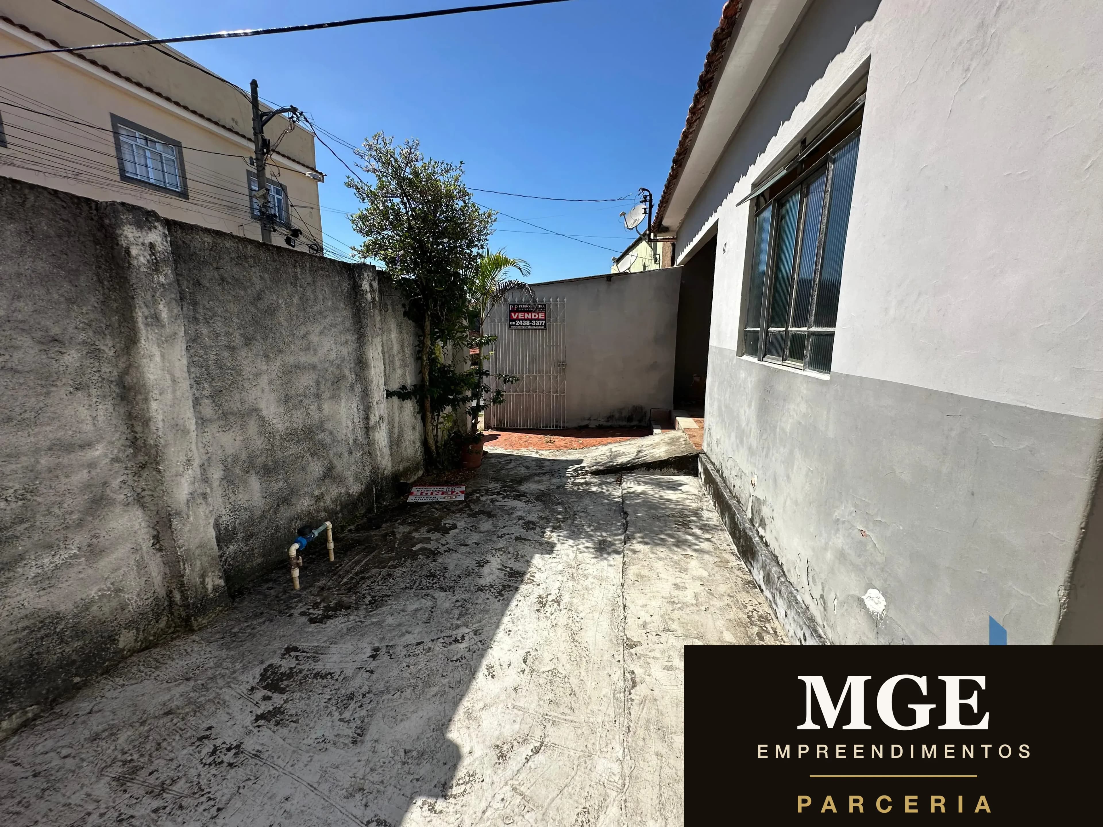 Casa à Venda No Bairro Hildebrando Lopes-ValençA/RJ.