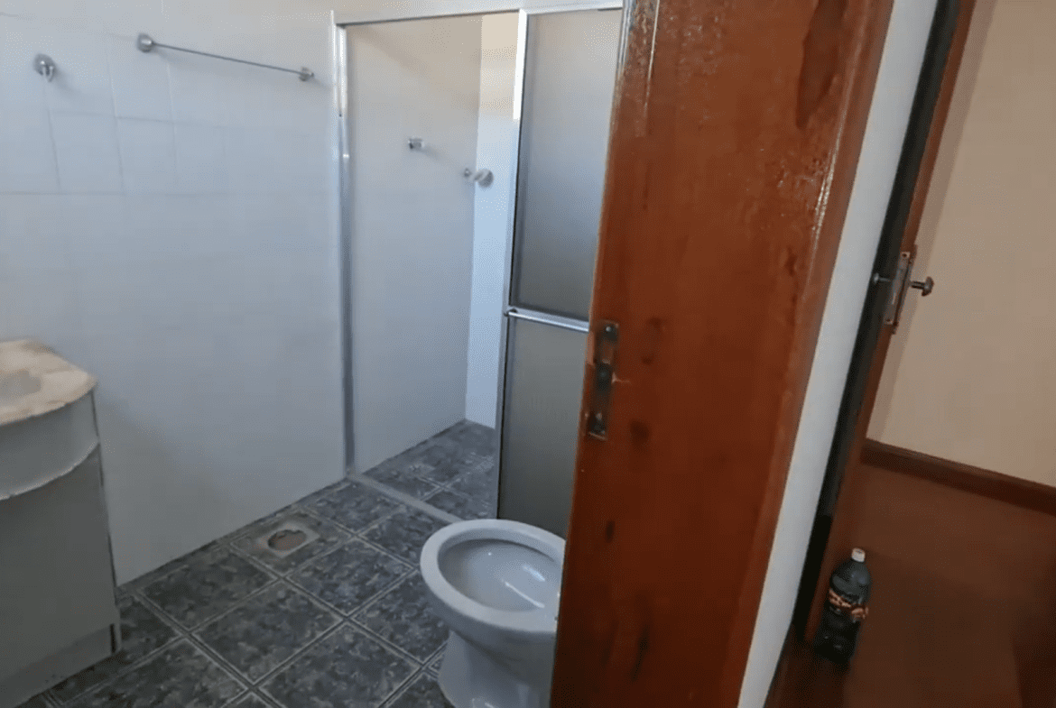 0110(15) AP, 2 Suítes, 1 Escritório, 2 salas - 6 min da UNIFAA0110(15)