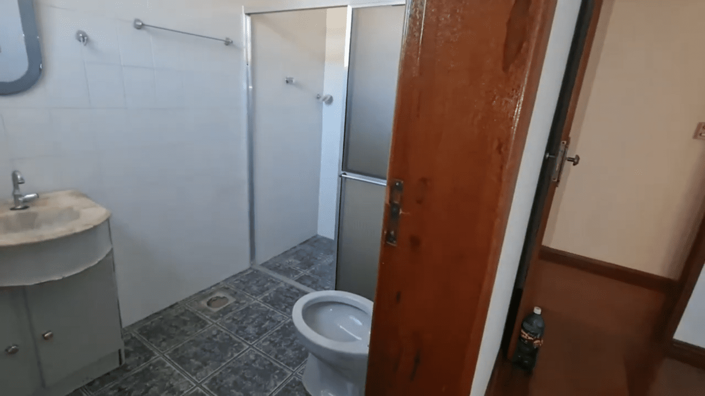 0110(15) AP, 2 Suítes, 1 Escritório, 2 salas - 6 min da UNIFAA0110(15)