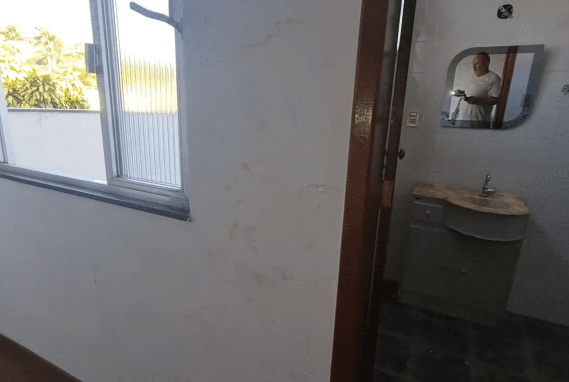 0110(21) AP, 2 Suítes, 1 Escritório, 2 salas - 6 min da UNIFAA0110(21)