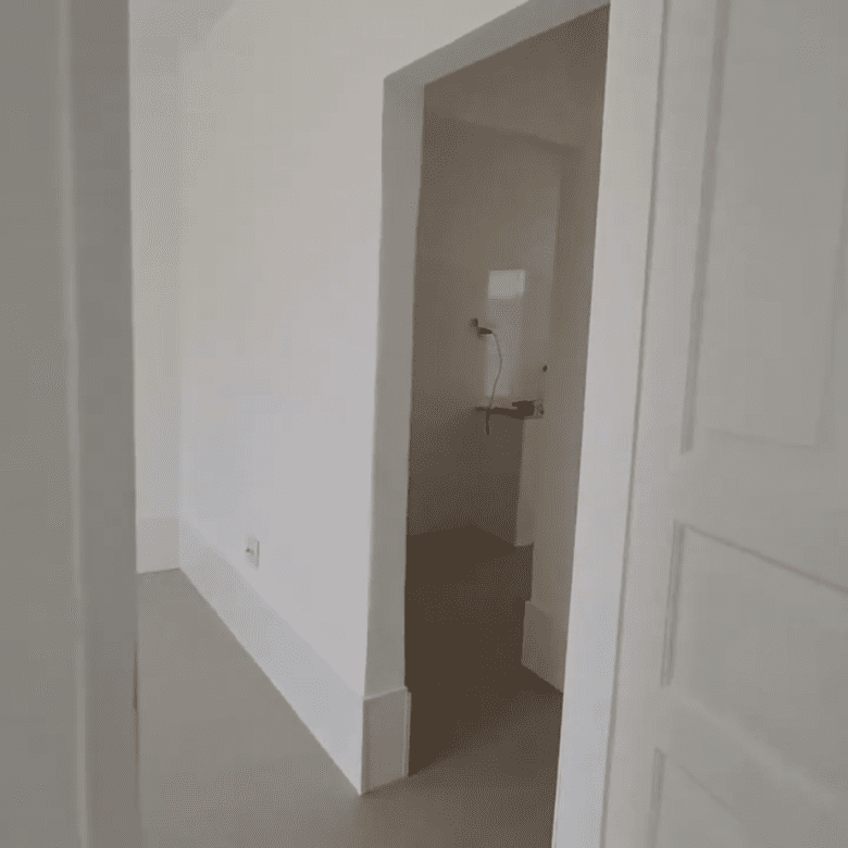 Casa 2 Quartos a 250m do Hospital Escola - UNIFAA0110(32)