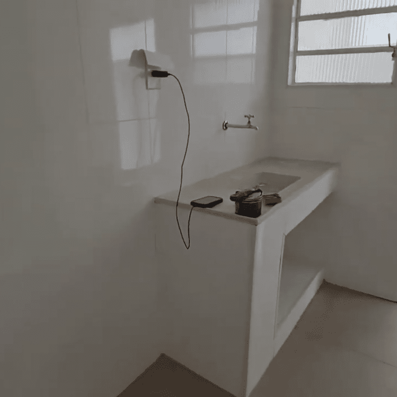 Casa 2 Quartos a 250m do Hospital Escola - UNIFAA0110(36)