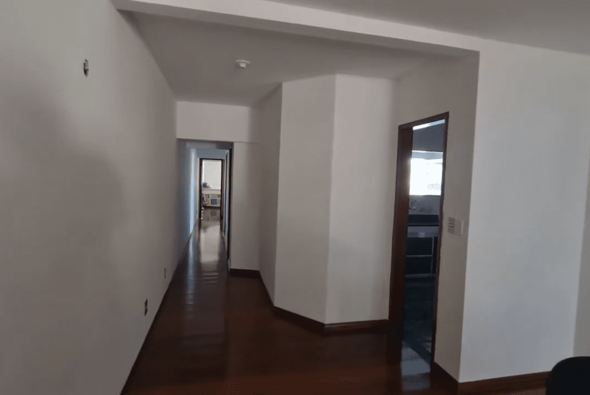 0110(8) AP, 2 Suítes, 1 Escritório, 2 salas - 6 min da UNIFAA0110(8)