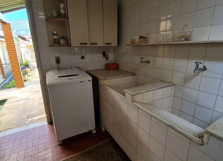 Locação Casa - Rua Rui Barbosa 140 ValençaCasa 4q 2 Suítes piscina área de lazer 4 vagas cobertas (14)