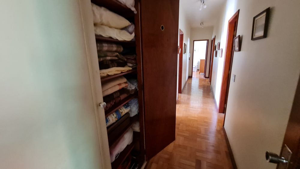 Casa 4q 2 Suítes piscina área de lazer 4 vagas cobertas (17) Locação Casa - Rua Rui Barbosa 140 ValençaCasa 4q 2 Suítes piscina área de lazer 4 vagas cobertas (17)