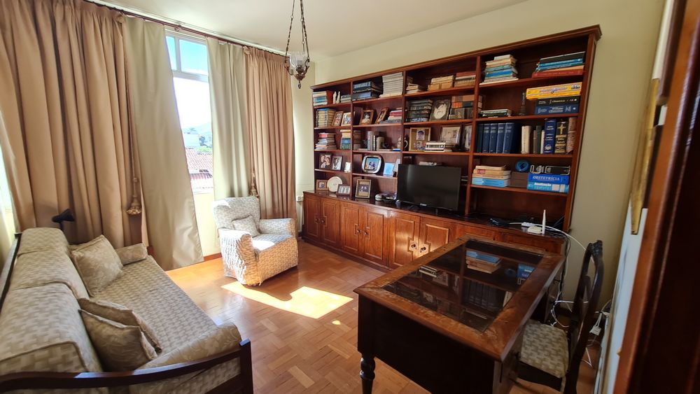 Casa 4q 2 Suítes piscina área de lazer 4 vagas cobertas (25) Locação Casa - Rua Rui Barbosa 140 ValençaCasa 4q 2 Suítes piscina área de lazer 4 vagas cobertas (25)