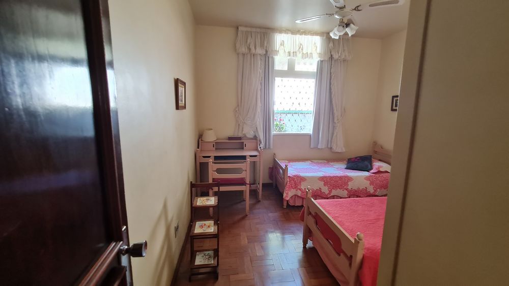 Casa 4q 2 Suítes piscina área de lazer 4 vagas cobertas (28) Locação Casa - Rua Rui Barbosa 140 ValençaCasa 4q 2 Suítes piscina área de lazer 4 vagas cobertas (28)