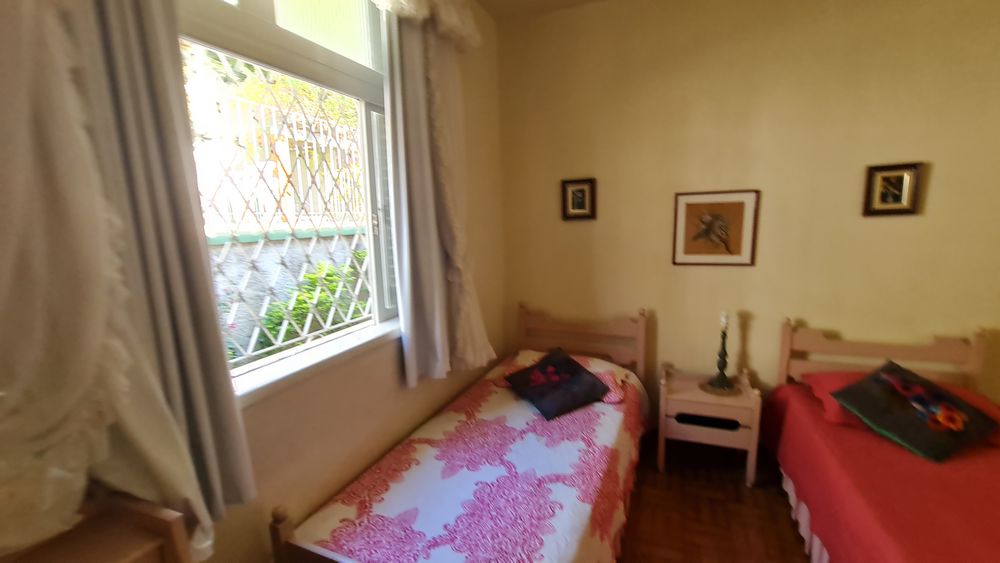 Casa 4q 2 Suítes piscina área de lazer 4 vagas cobertas (30) Locação Casa - Rua Rui Barbosa 140 ValençaCasa 4q 2 Suítes piscina área de lazer 4 vagas cobertas (30)