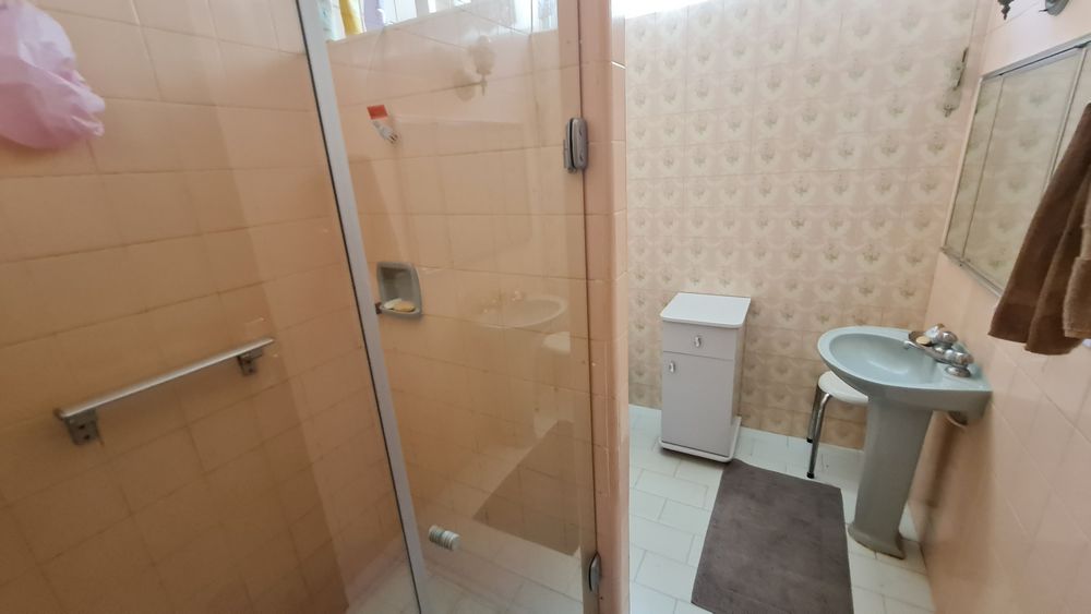 Casa 4q 2 Suítes piscina área de lazer 4 vagas cobertas (32) Locação Casa - Rua Rui Barbosa 140 ValençaCasa 4q 2 Suítes piscina área de lazer 4 vagas cobertas (32)