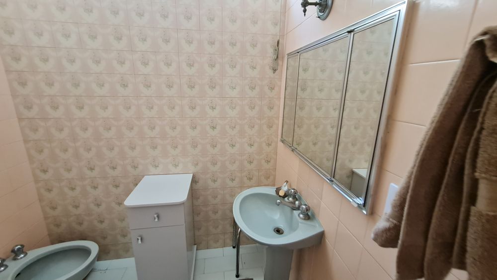 Casa 4q 2 Suítes piscina área de lazer 4 vagas cobertas (33) Locação Casa - Rua Rui Barbosa 140 ValençaCasa 4q 2 Suítes piscina área de lazer 4 vagas cobertas (33)