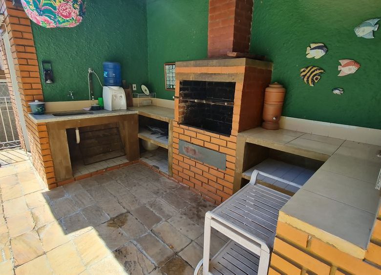 Locação Casa - Rua Rui Barbosa 140 ValençaCasa 4q 2 Suítes piscina área de lazer 4 vagas cobertas (4)