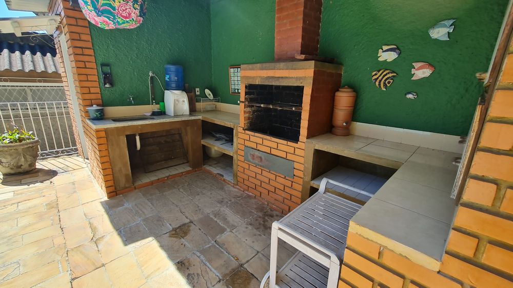 Casa 4q 2 Suítes piscina área de lazer 4 vagas cobertas (4) Locação Casa - Rua Rui Barbosa 140 ValençaCasa 4q 2 Suítes piscina área de lazer 4 vagas cobertas (4)