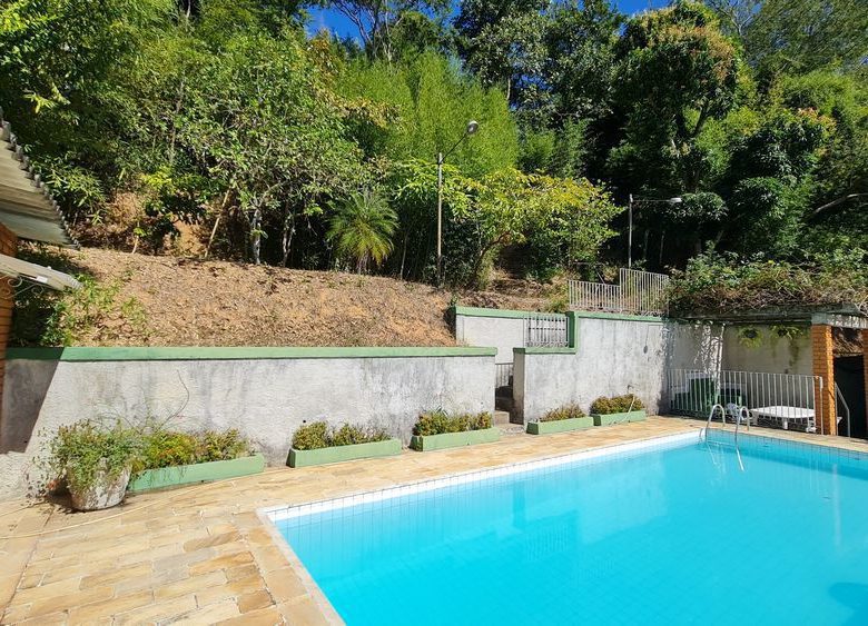 Locação Casa - Rua Rui Barbosa 140 ValençaCasa 4q 2 Suítes piscina área de lazer 4 vagas cobertas (7)