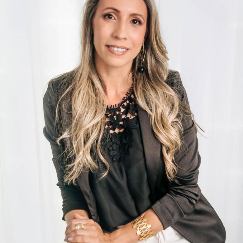 Gisele Chicarino ChicarinoGISELE SHICARINO