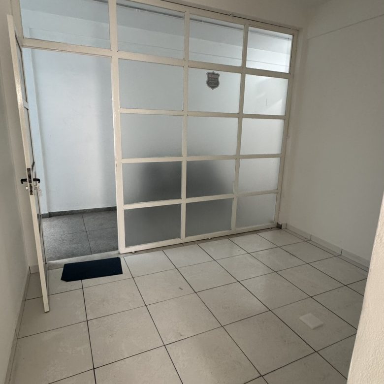 Sala Comercial - Centro de ValençaIMG_3300