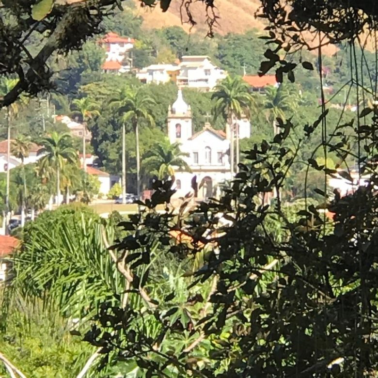 No Centro de vassouras, casa com 6 quartos e 10 vagas - 10100m2 de área - vassouras 10000 metros no centro da cidade (1)