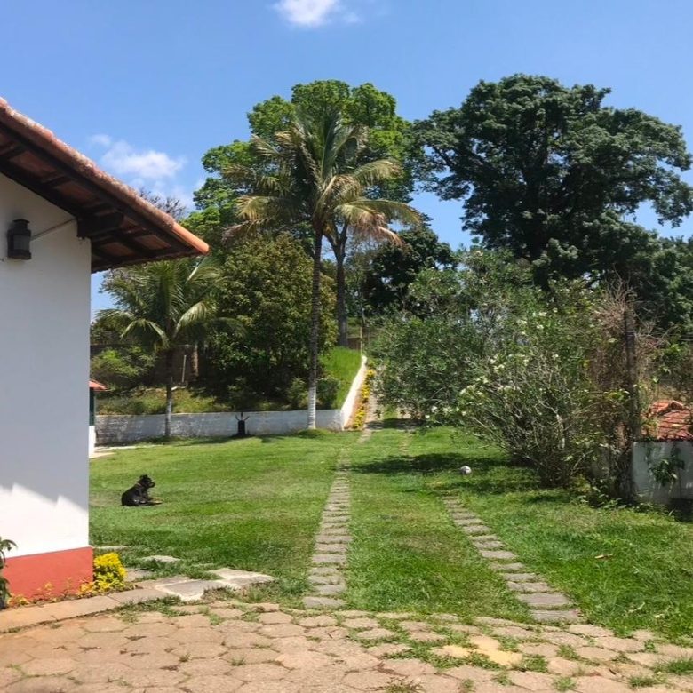 No Centro de vassouras, casa com 6 quartos e 10 vagas - 10100m2 de área - vassouras 10000 metros no centro da cidade (4)