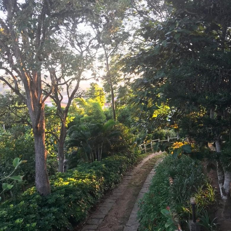 No Centro de vassouras, casa com 6 quartos e 10 vagas - 10100m2 de área - vassouras 10000 metros no centro da cidade (5)