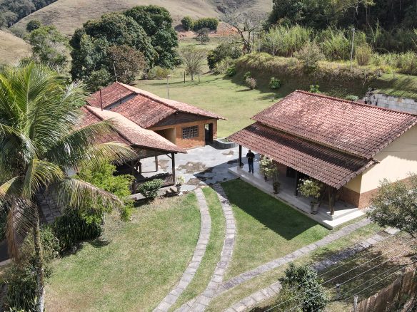 Chácara acesso 100% asfalto em São Francisco - Valença RJ - default